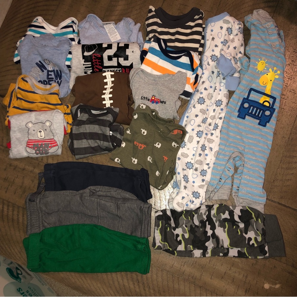 Boys 0-3 month clothes lot of 18